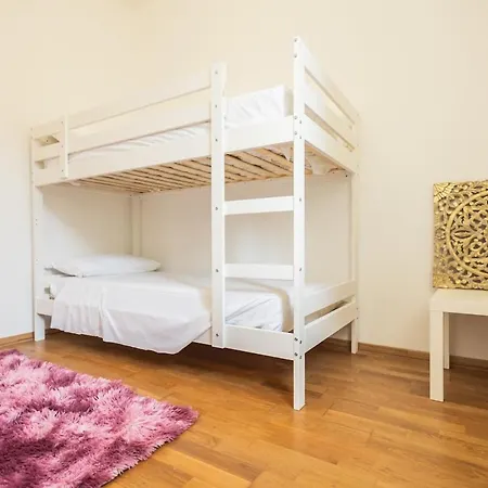 Angelic House Palace, Vakantiehuis