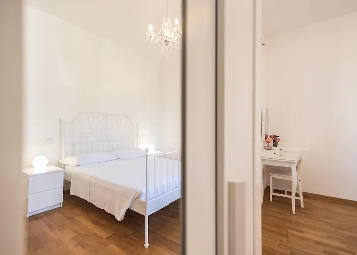 Angelic House Palace, Vakantiehuis